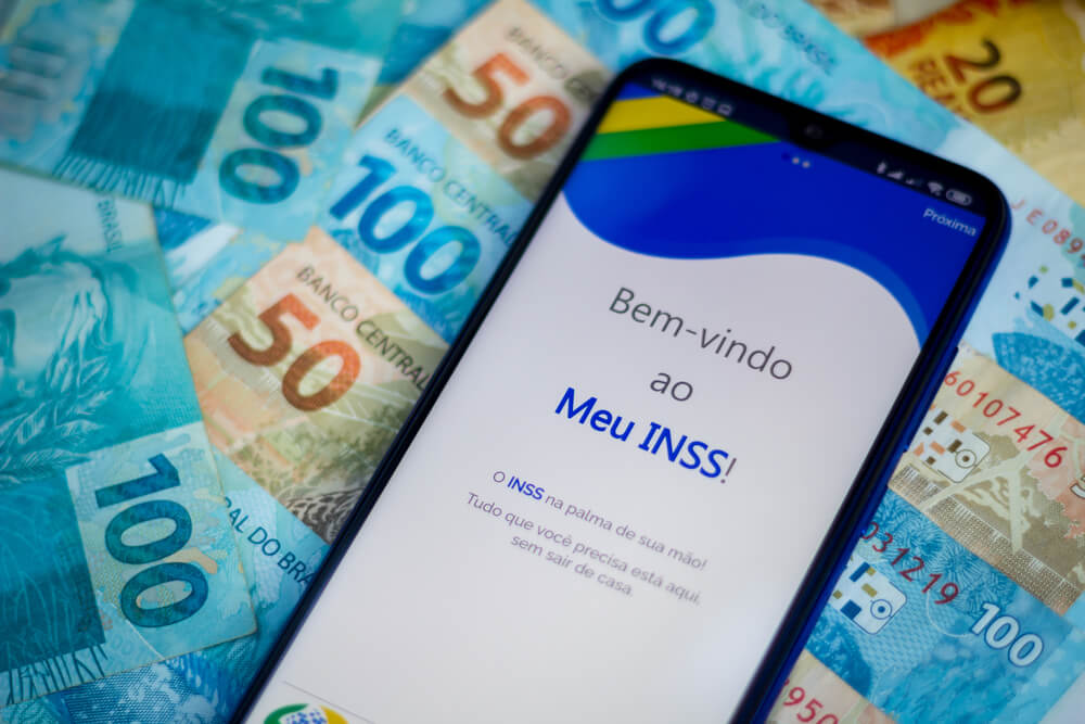 INSS COMEÇA A PAGAR PRIMEIRA PARCELA DO 13º